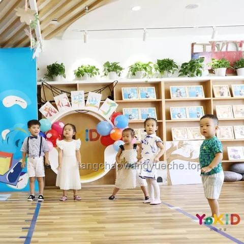 **毕业季的旋律：九首宝藏歌曲，陪你走过夏天的相遇与分别**