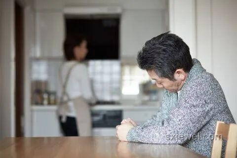 85岁妻子无上进心，93岁男子欲离婚解决方案