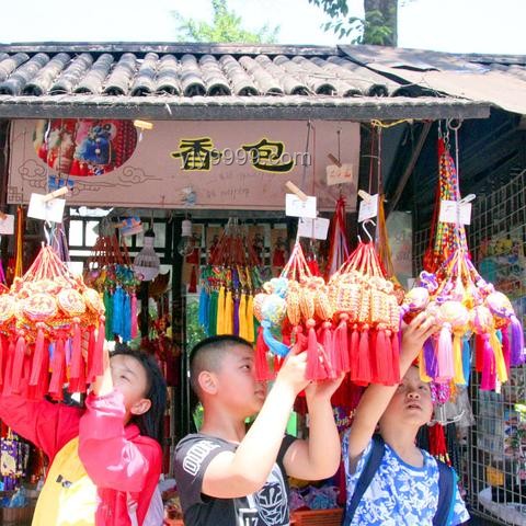 外国人吃粽子连皮都吃的文化误解案例研究