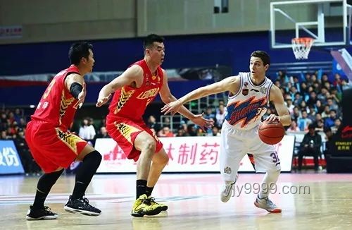 江苏城市联赛前景解析：接轨职业联赛与草根球星诞生可能