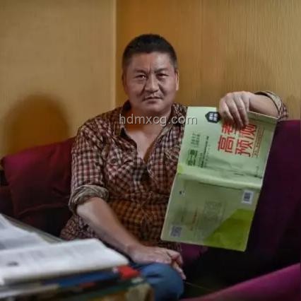 “高考钉子户”梁实第29次高考的社会现象剖析