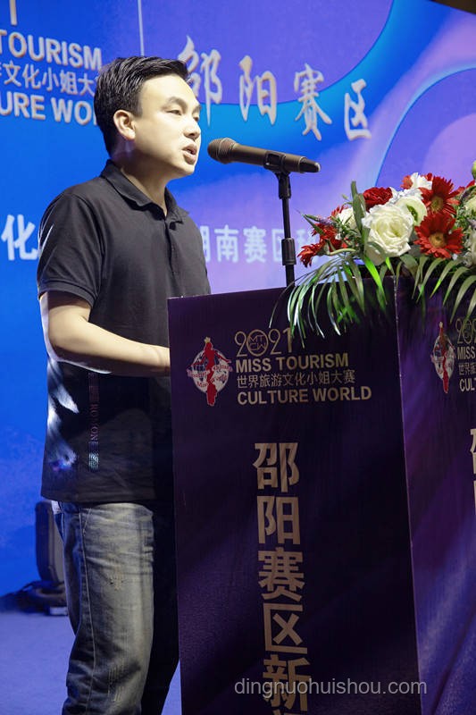 台湾网红被投喂“大陆美食三件套”：一场跨海峡的文化与舆论交锋
