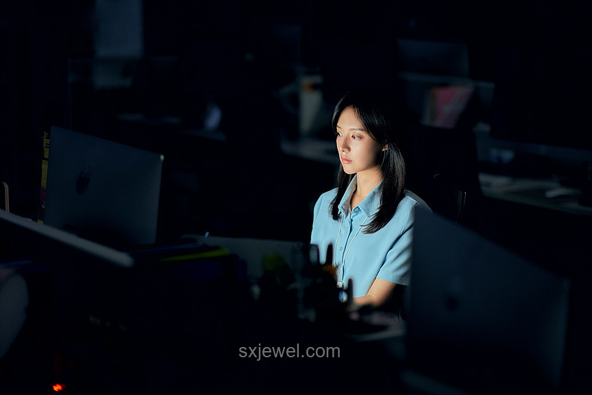 伊万离职夜行：跨界思维的凌晨启航