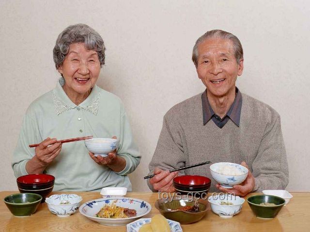 揭秘老人味根源，55岁后饮食革新，远离岁月痕迹
